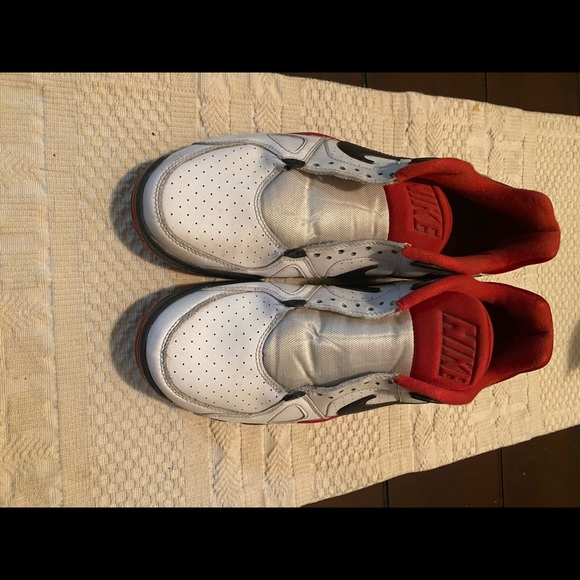 Nike Air Trainer Classic 'White Fire Red' - Picture 2 of 3